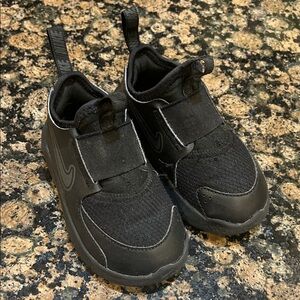Toddler Nike Slip on Black Sneakers size 7c